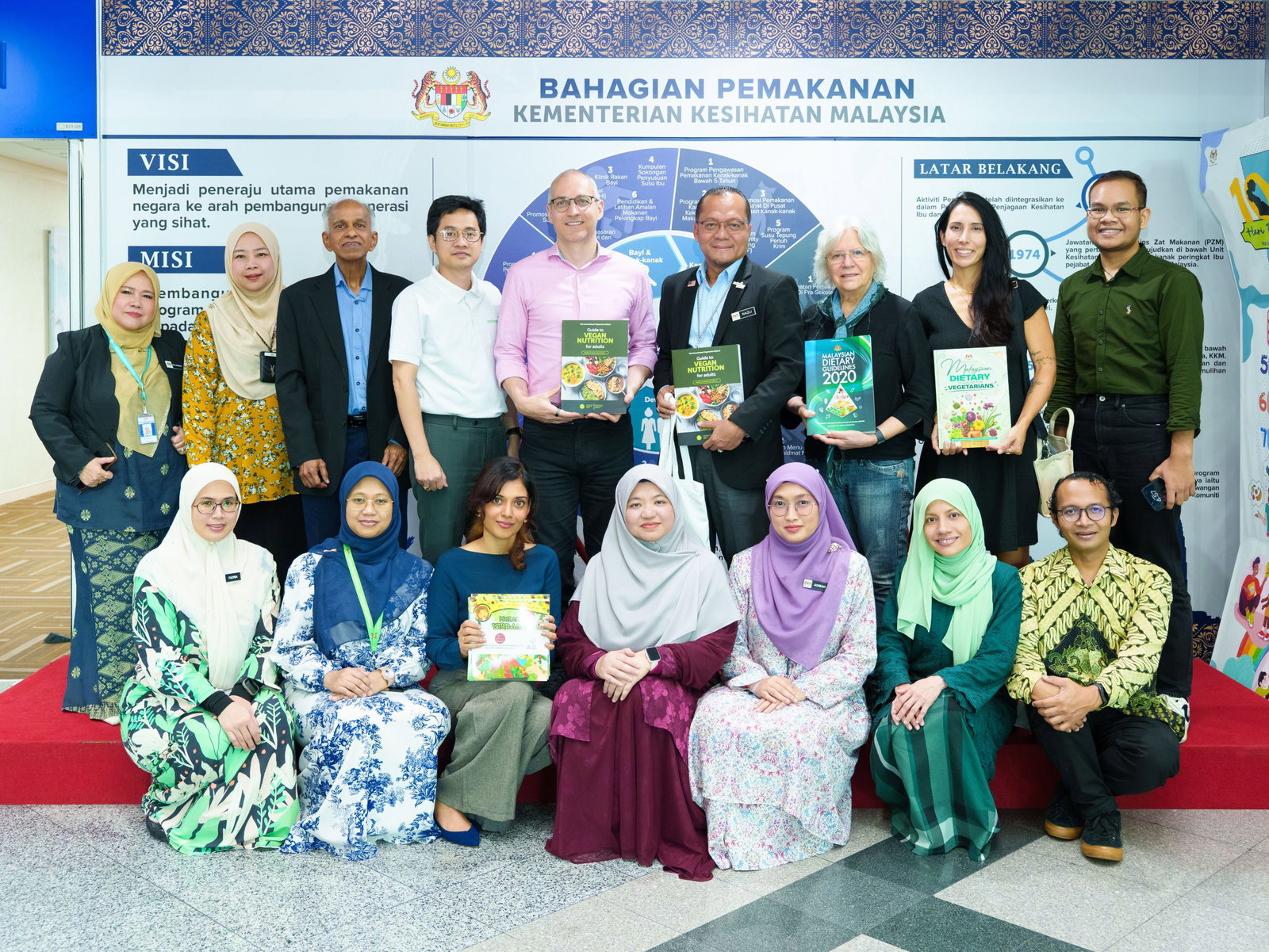IVU and Malaysian Vegetarian Society delegation meets the Nutrition Division, Ministry of Health Malaysia, MOH: Vegan Nutrition Guide and children’s nutrition books presented
